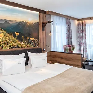 https://hotel-tyrol.com-bavaria.com